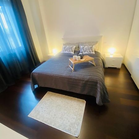 Central Apartment And Parking Vérone Extérieur photo