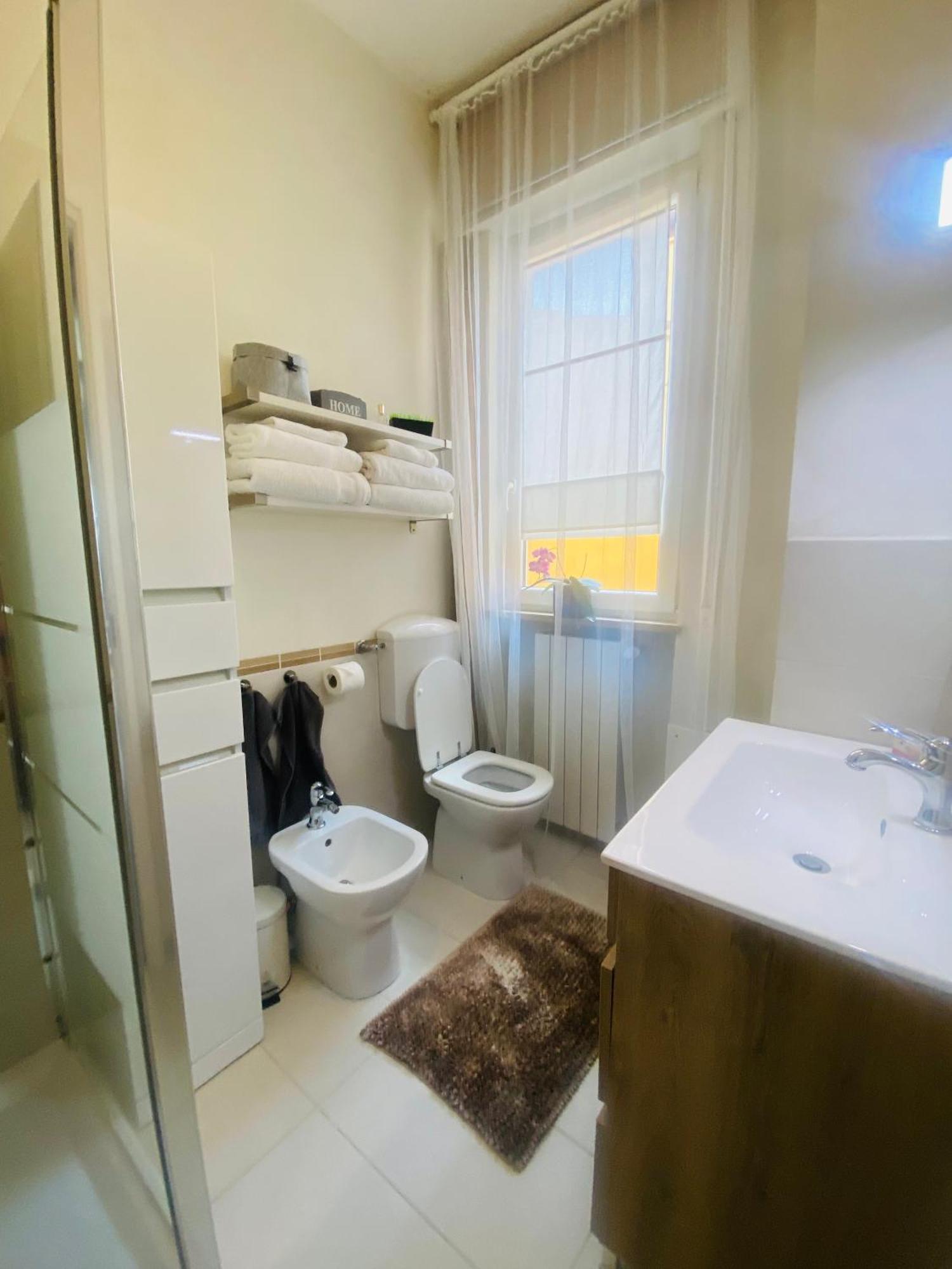 Central Apartment And Parking Vérone Extérieur photo