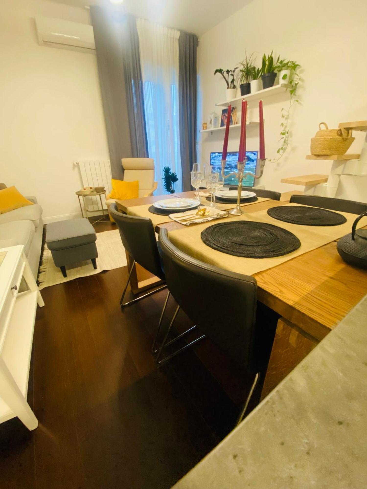 Central Apartment And Parking Vérone Extérieur photo